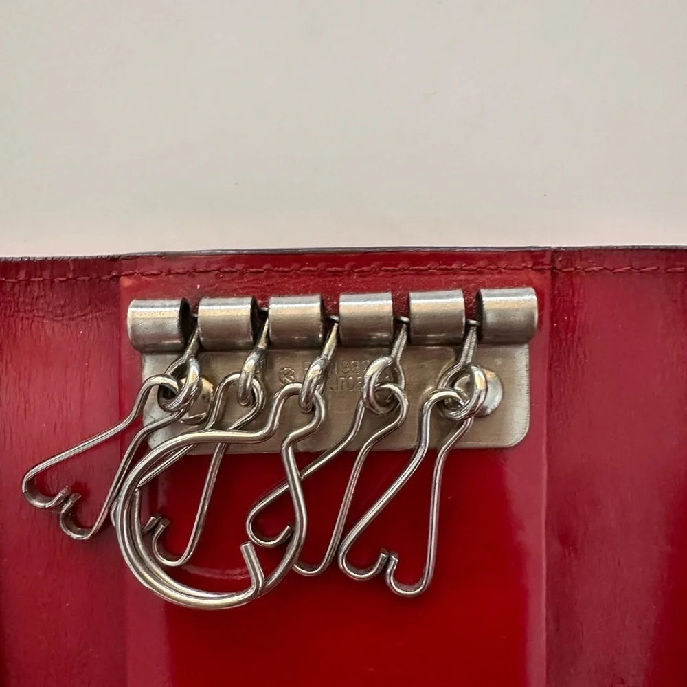 BURBERRY Designer Red Patend 5 Key Chain Holder Authentic